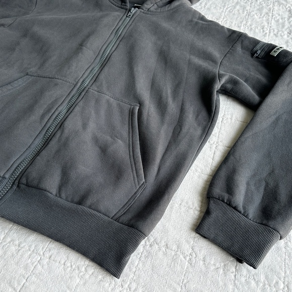 Comfrt Travel Essentials Zip Hoodie, Steel Gray, Medium - Picture 5 of 9